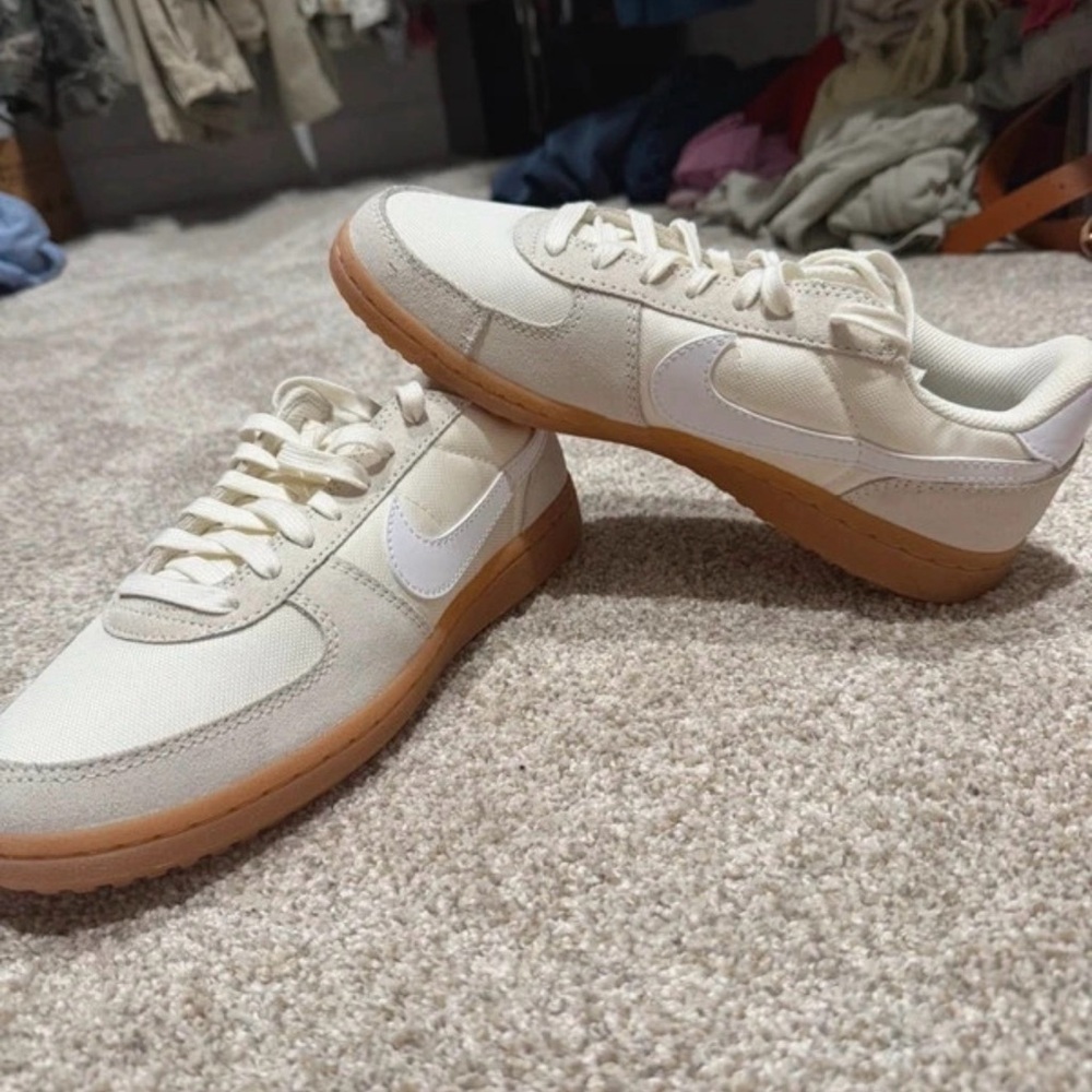 Nike Low-Top Cream Casual Sneakers with Gum Sole
